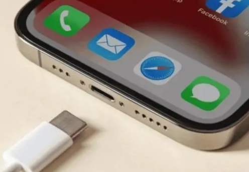 建平苹果15维修分享iPhone15改USB-C接口后能和安卓用户互借充电器吗